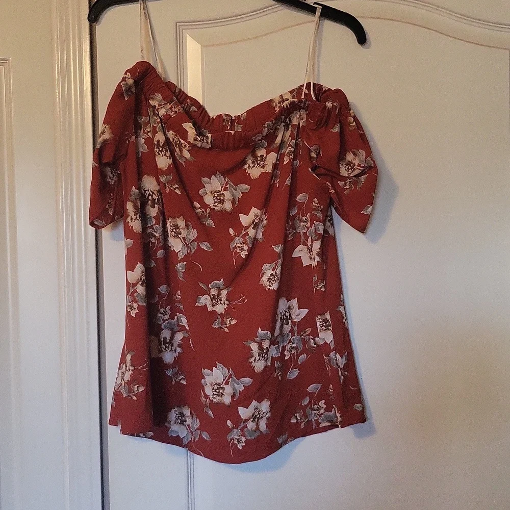Off shoulder top - Picture 1 of 2